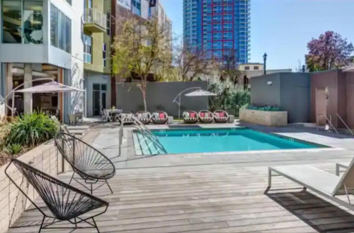 Chic 2 Bedroom Near Petco Park Convention Center Apartment *