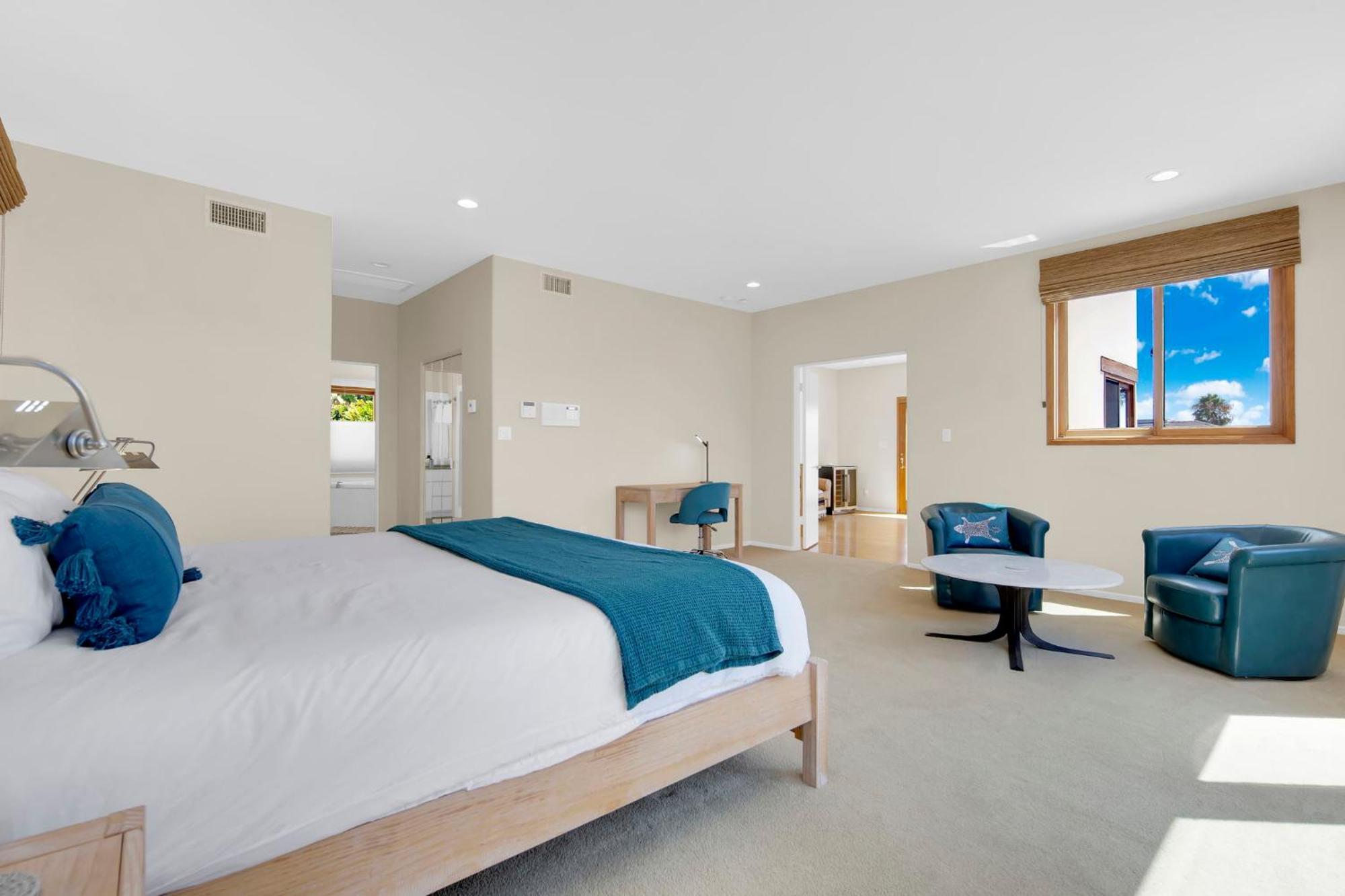 Sea Breeze Holiday home
