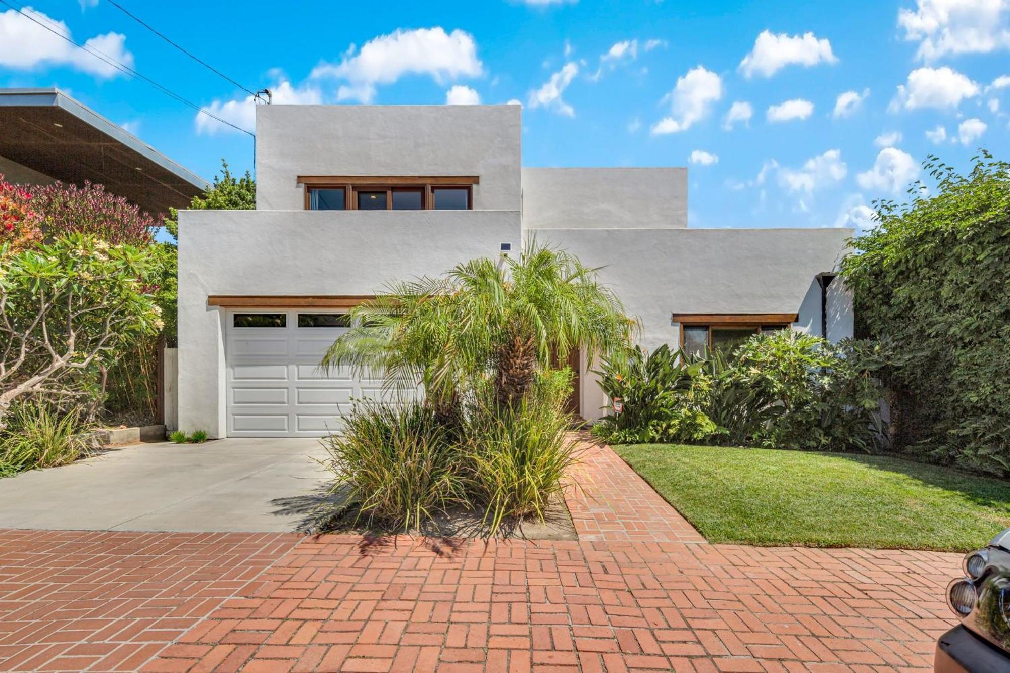 Sea Breeze Holiday home