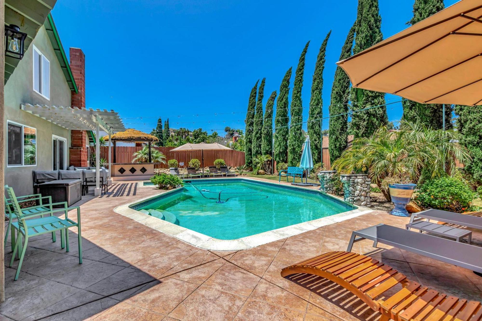 Tropical Bliss - 5br Pool Games 12 Min To Dwtn San Diego