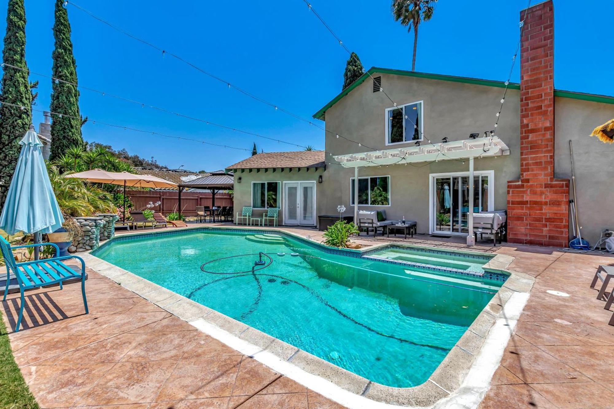 Tropical Bliss - 5br Pool Games 12 Min To Dwtn San Diego