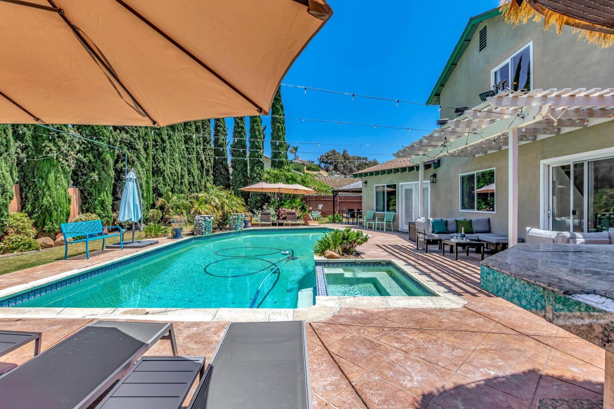 Tropical Bliss - 5br Pool Games 12 Min To Dwtn *