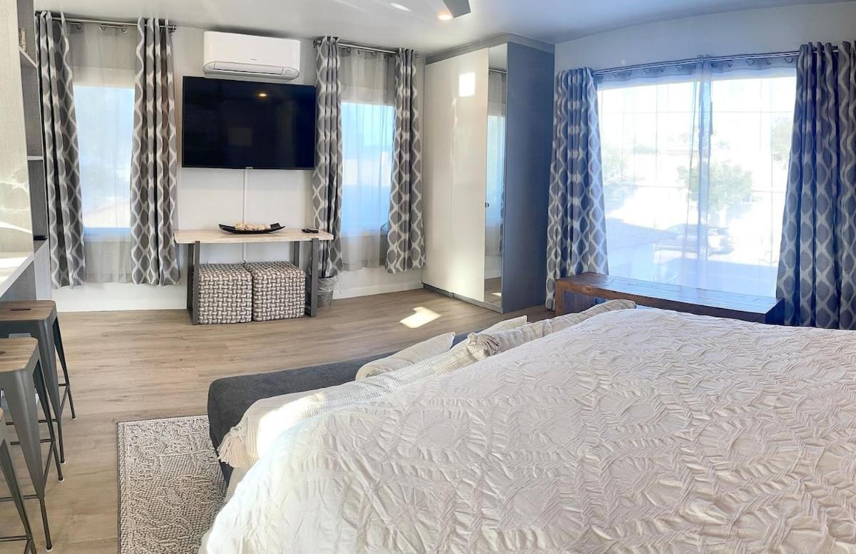 Stunning Ocean Gem - Has Everything! Apartment *
