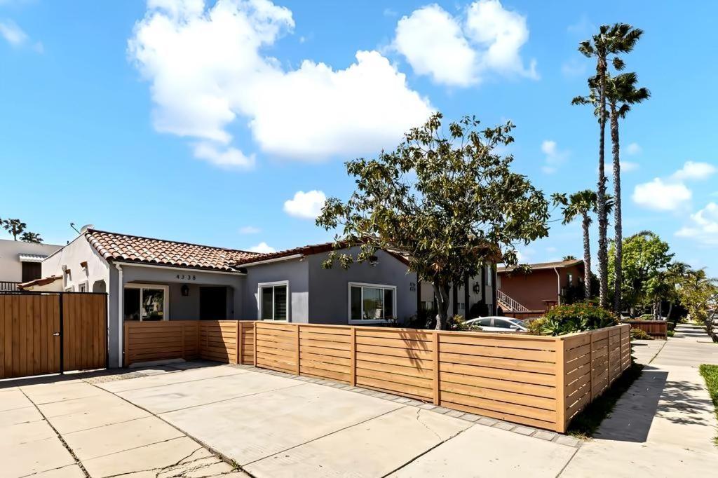 Artistic Haven Single Story Sanctuary With Murals Holiday home *