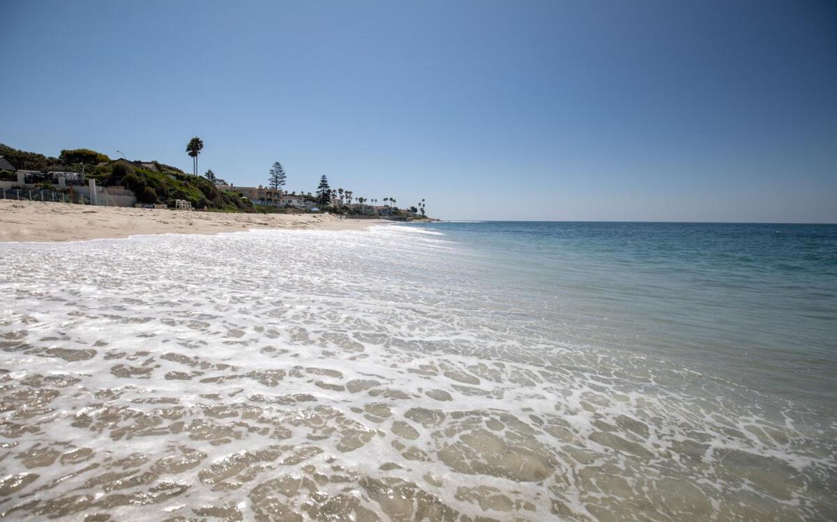 Holiday home Beachfront With 3 Large Decks, Walk To Shops *