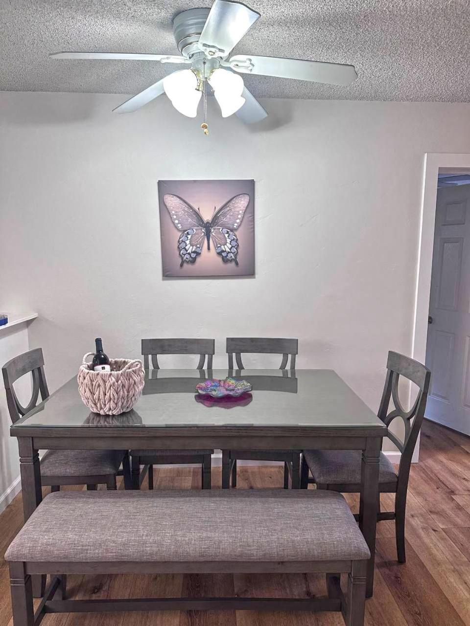 Apartment In The Heart Of Hillcrest!