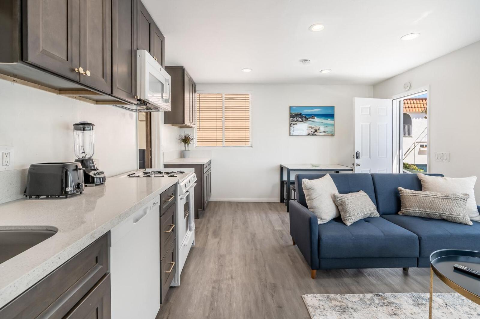 1bd Ocean Waves Surf Parking