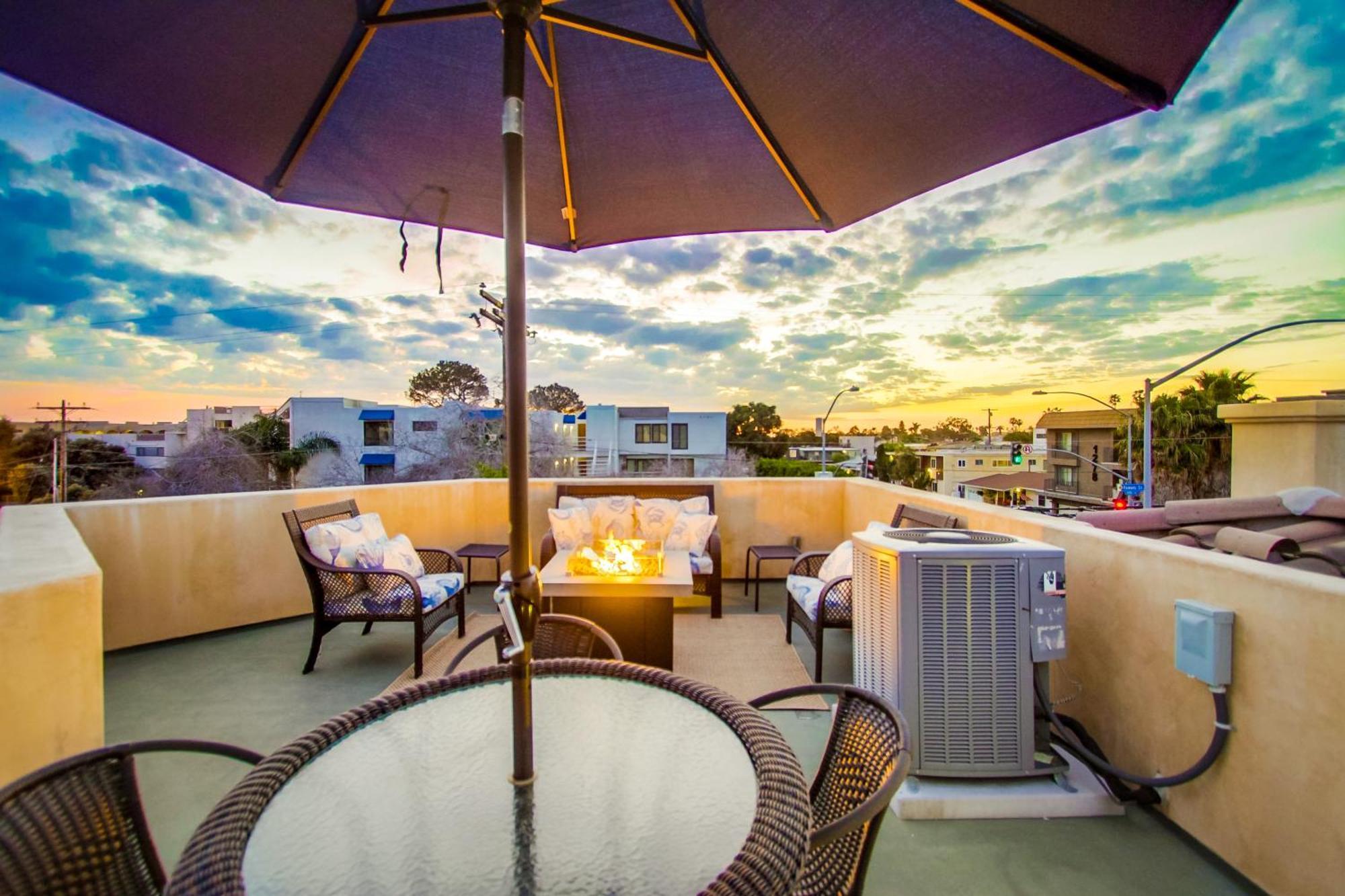 Sail Bay Luxury Retreat With Private And Rooftop Bay View Holiday home *