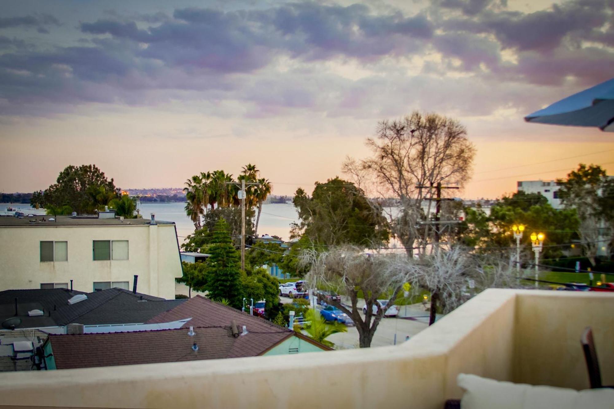 Holiday home Sail Bay Luxury Retreat With Private And Rooftop Bay View *