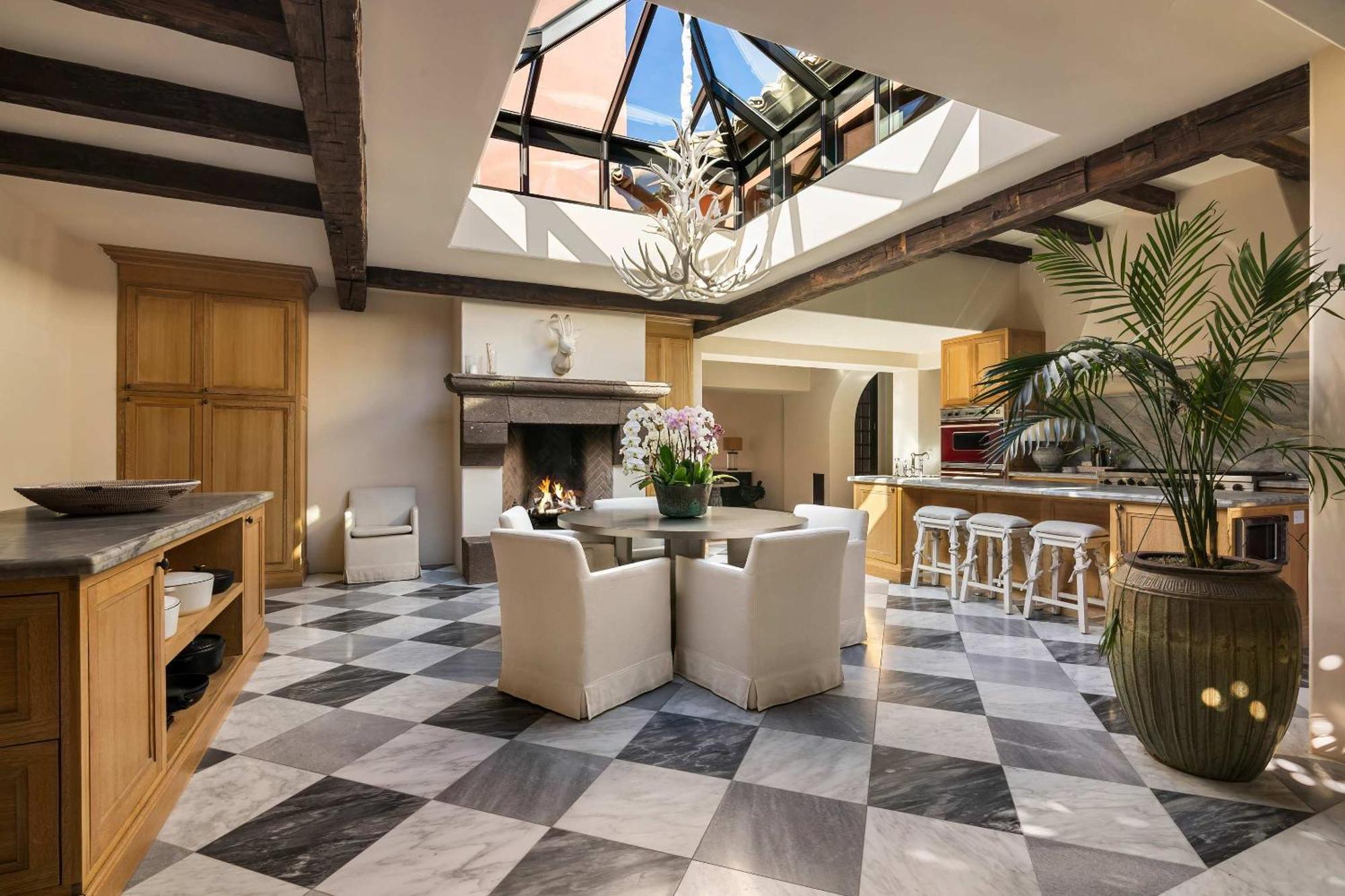 Fairbanks Ranch 9br Compound *