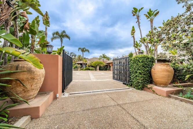 Fairbanks Ranch 9br Compound