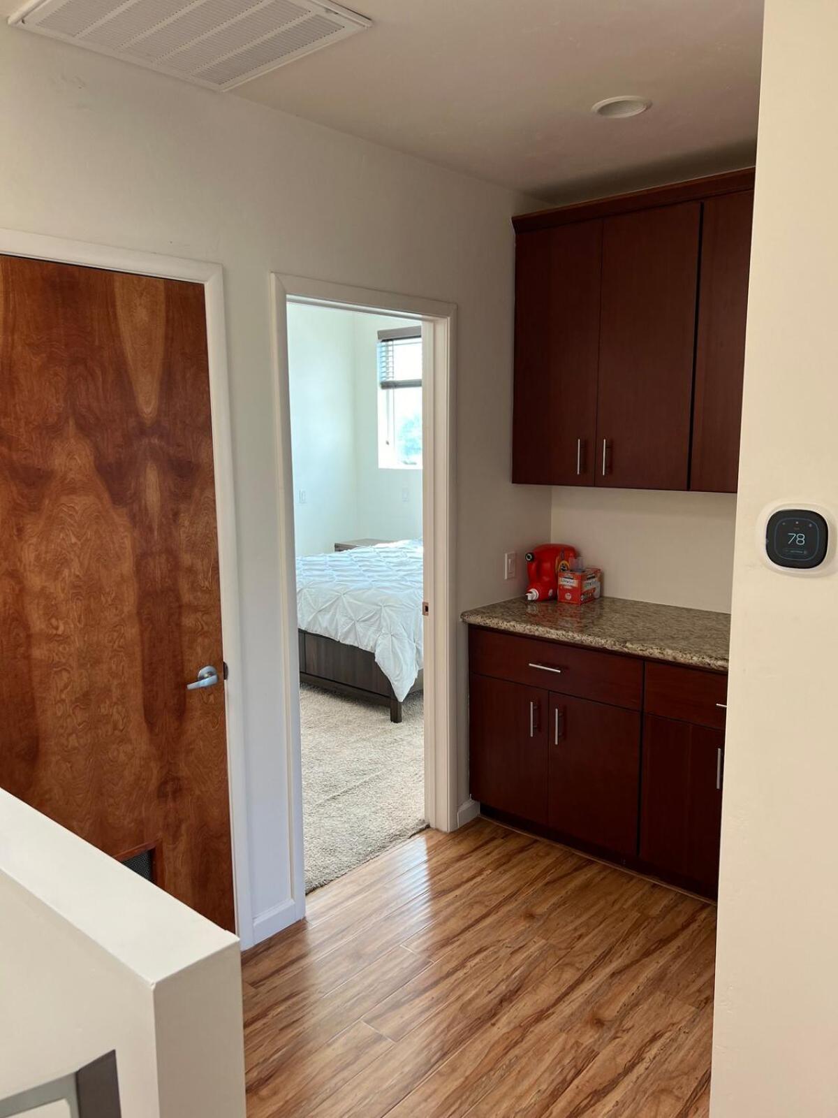 Cozy North Park Townhome Apartment