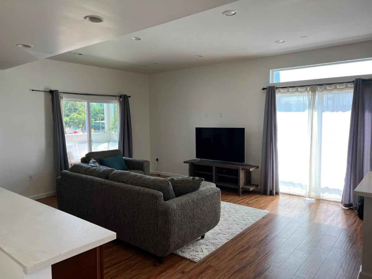 Cozy North Park Townhome Apartment *