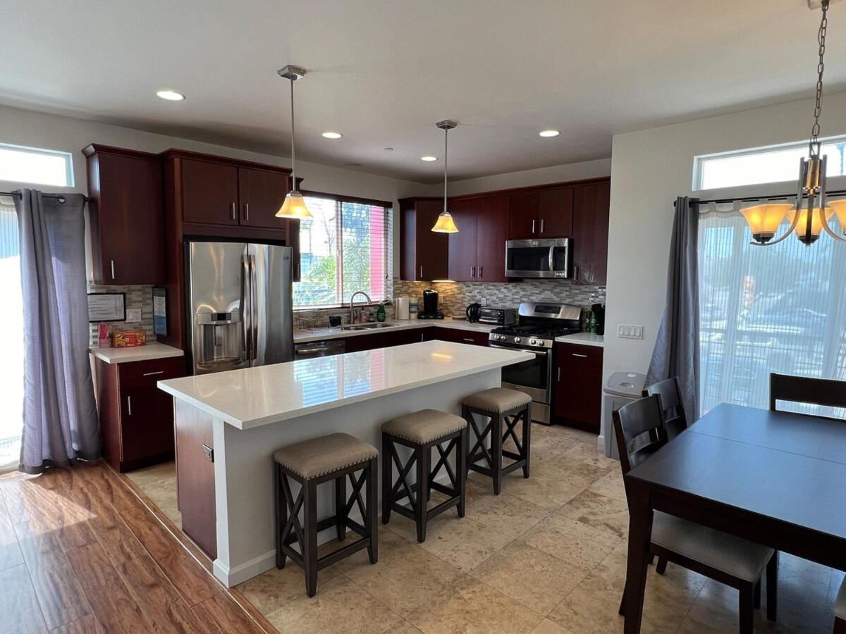 Cozy North Park Townhome Apartment *