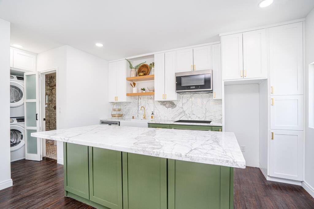 Apartment Cozy 1 Bed/bath In Hip Spot!