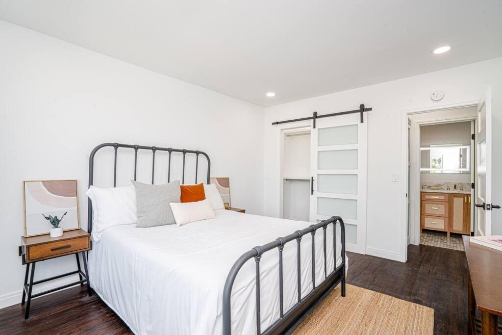 Cozy 1 Bed/bath In Hip Spot! Apartment