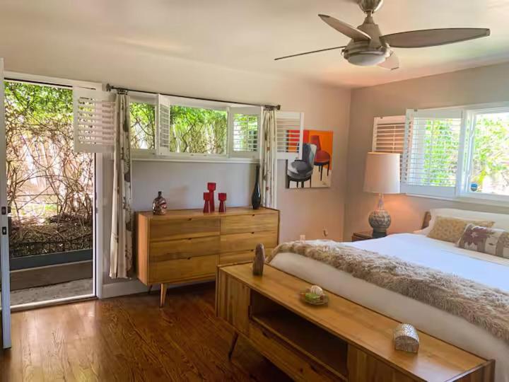 Point Loma Mid-century Guest house *