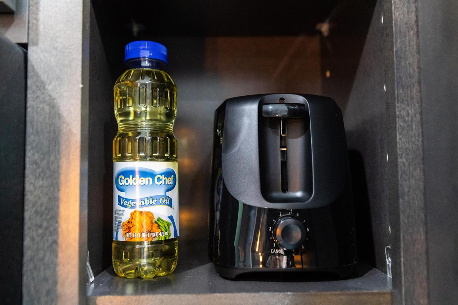 Apartment Restaurants-Fast-Wifi-Ac-Park-Professionals San Diego