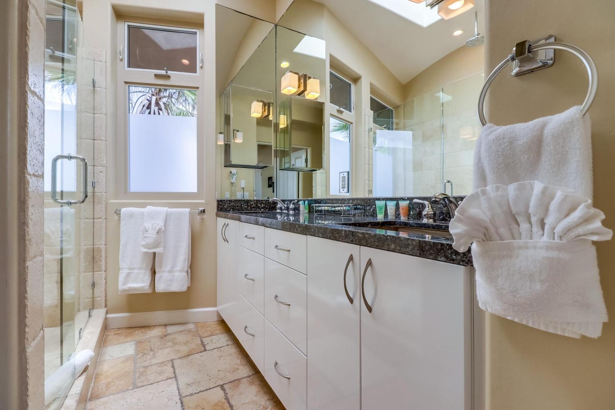 Holiday home Ocean Breeze 1 & 2 *