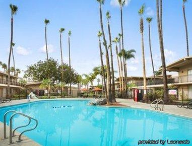 Ramada By Wyndham North & Conference Center 3*