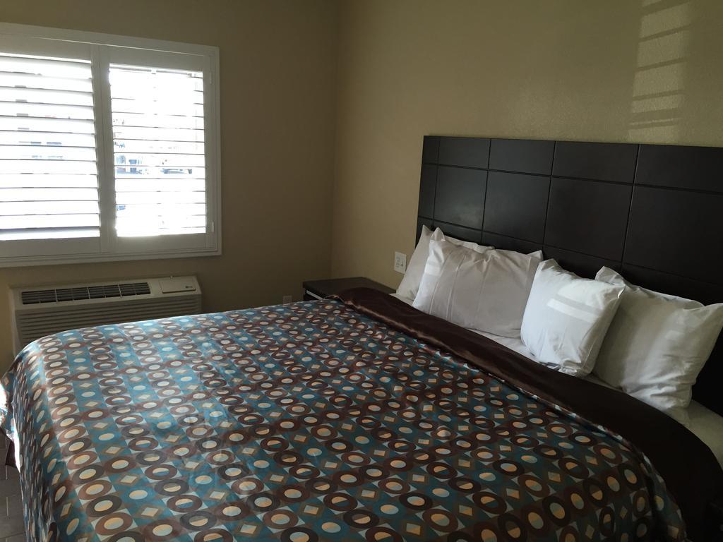 Berkshire Motor Motel 3*