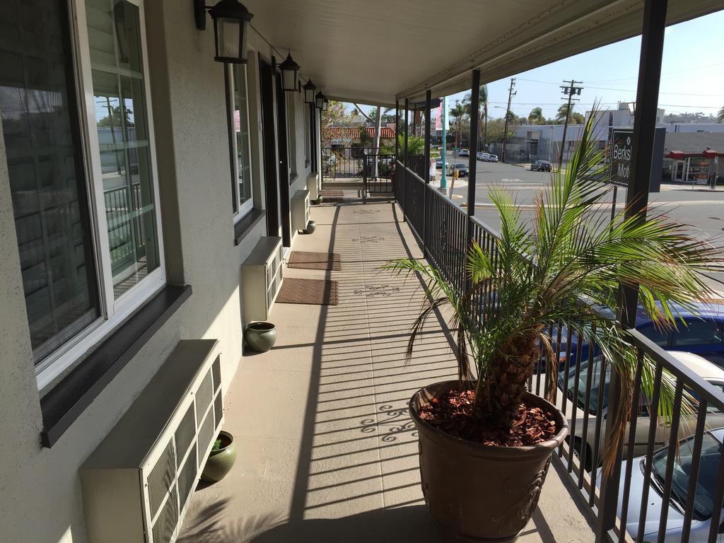 Berkshire Motor Motel 3*