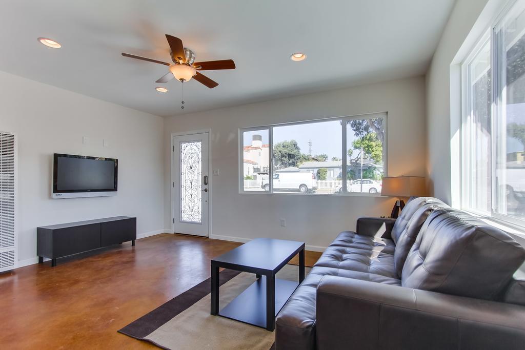 Contemporary Sunset Cliffs Beach