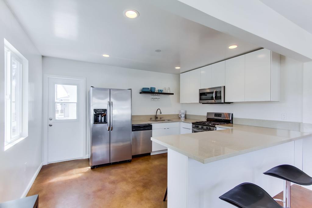 Contemporary Sunset Cliffs Beach