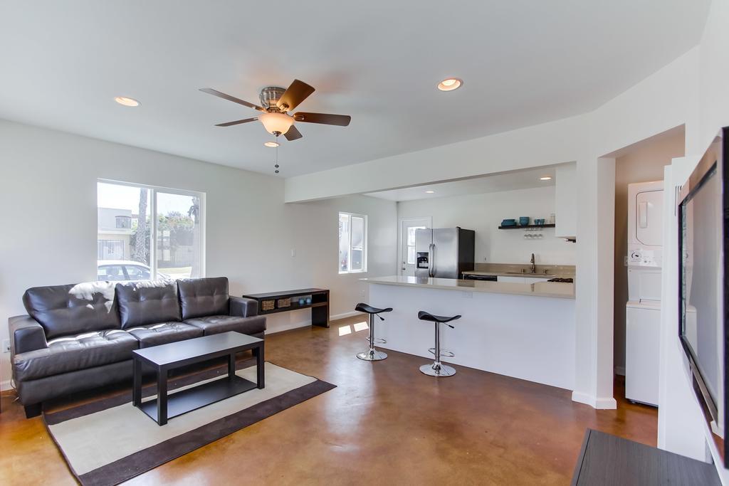 Contemporary Sunset Cliffs Beach