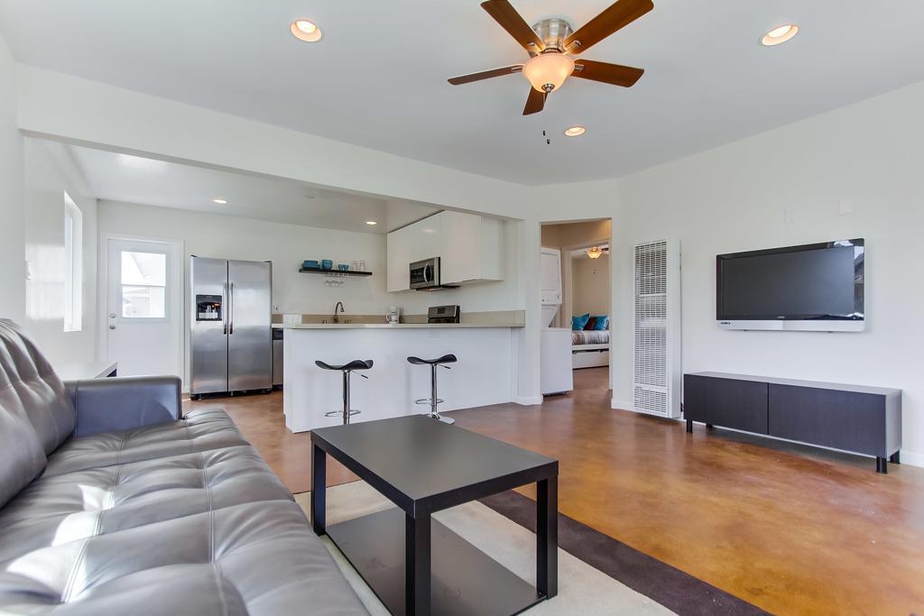 Holiday home Contemporary Sunset Cliffs Beach