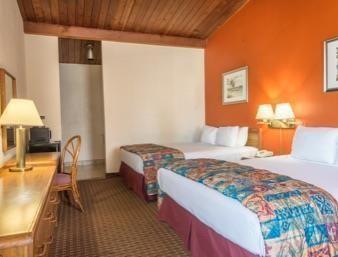 Days Harbor View Hotel 2*