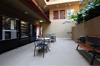 West Park Hotel 2*