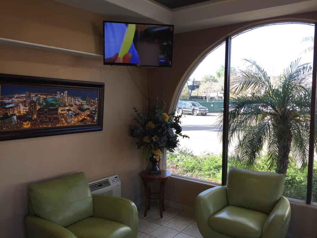 Bay And Motel 2*
