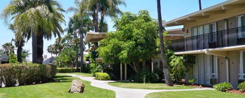 Ramada By Wyndham North & Conference Center 3*