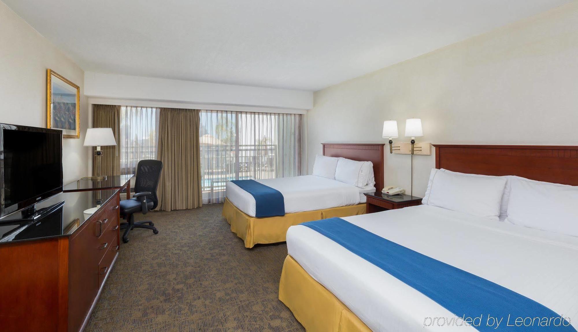 Hotel Holiday Express - Downtown By Ihg
