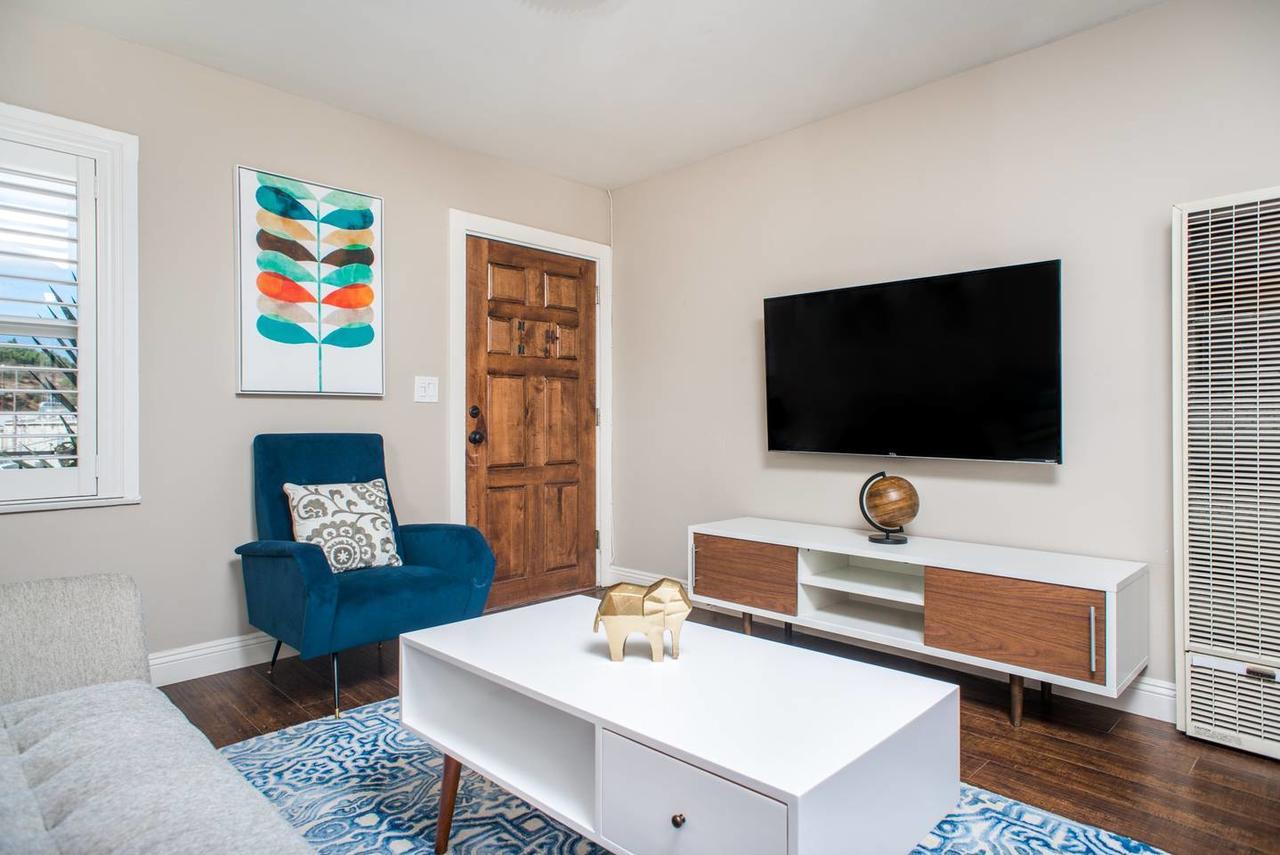 Charming 3br/2ba Craftsman By Domio Holiday home