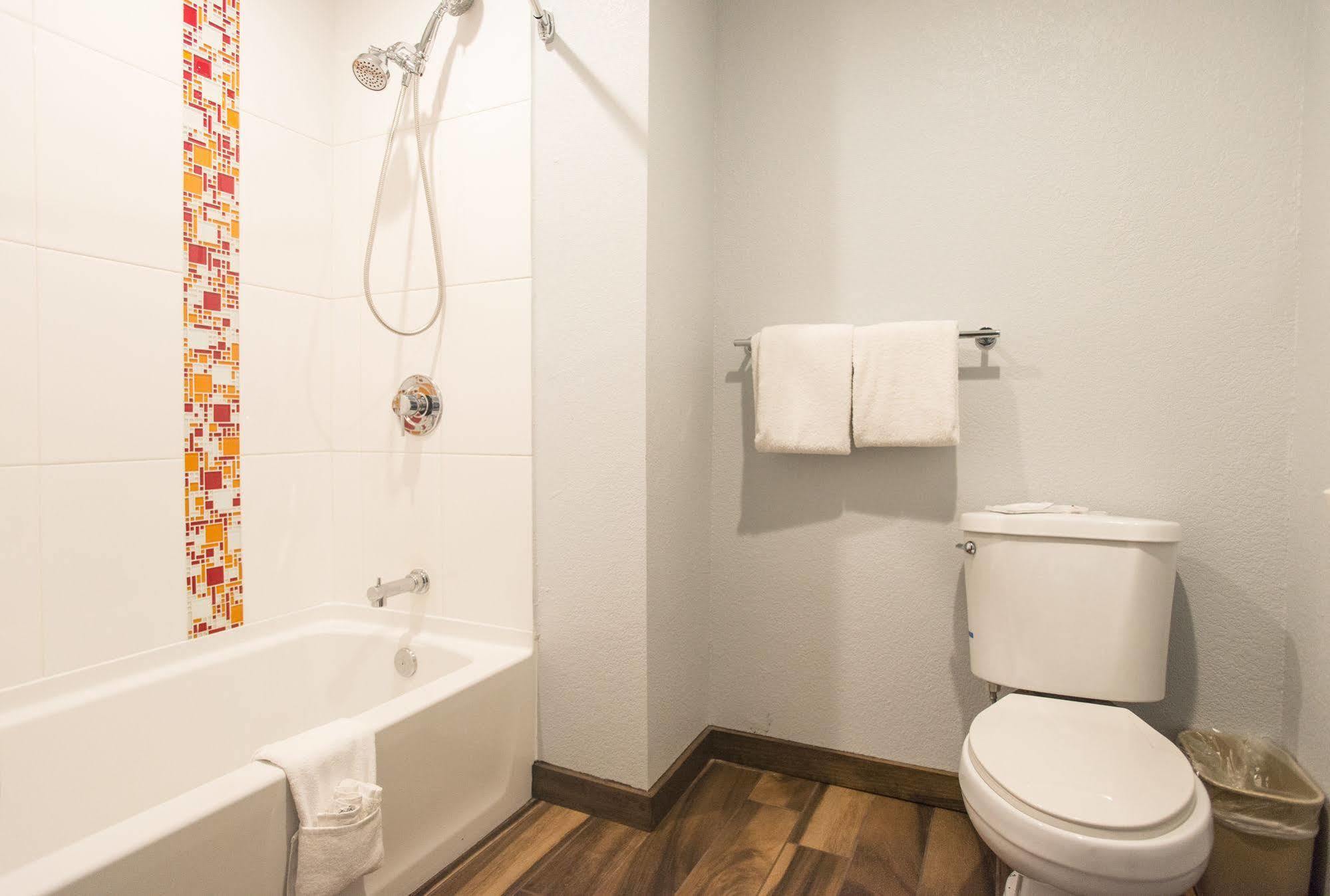 Ramada By Wyndham Near Seaworld / Mission Beach Hotel 2*