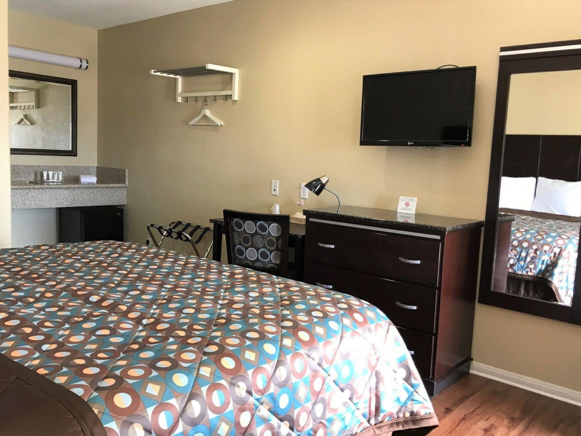 Berkshire Motor 3* San Diego