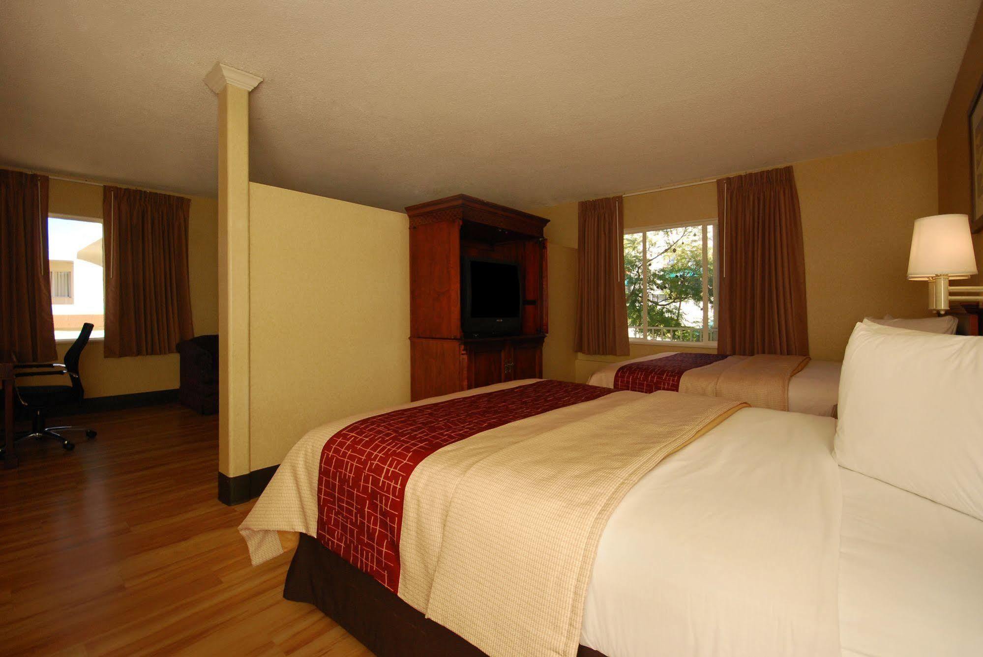 Baymont By Wyndham Downtown