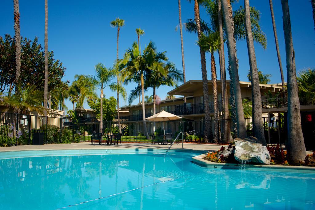 Ramada By Wyndham North & Conference Center 3*