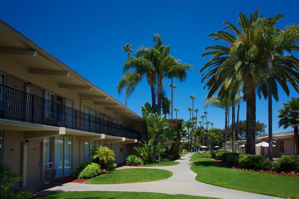 Ramada By Wyndham North & Conference Center Hotel