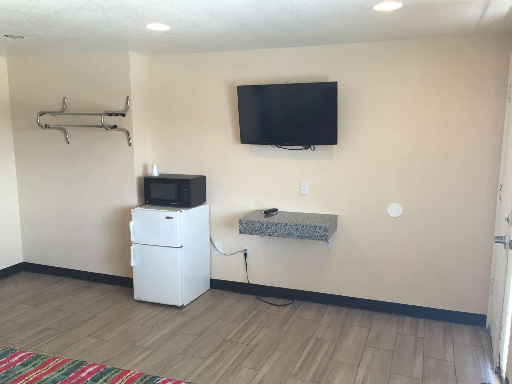 Ace Budget Motel *