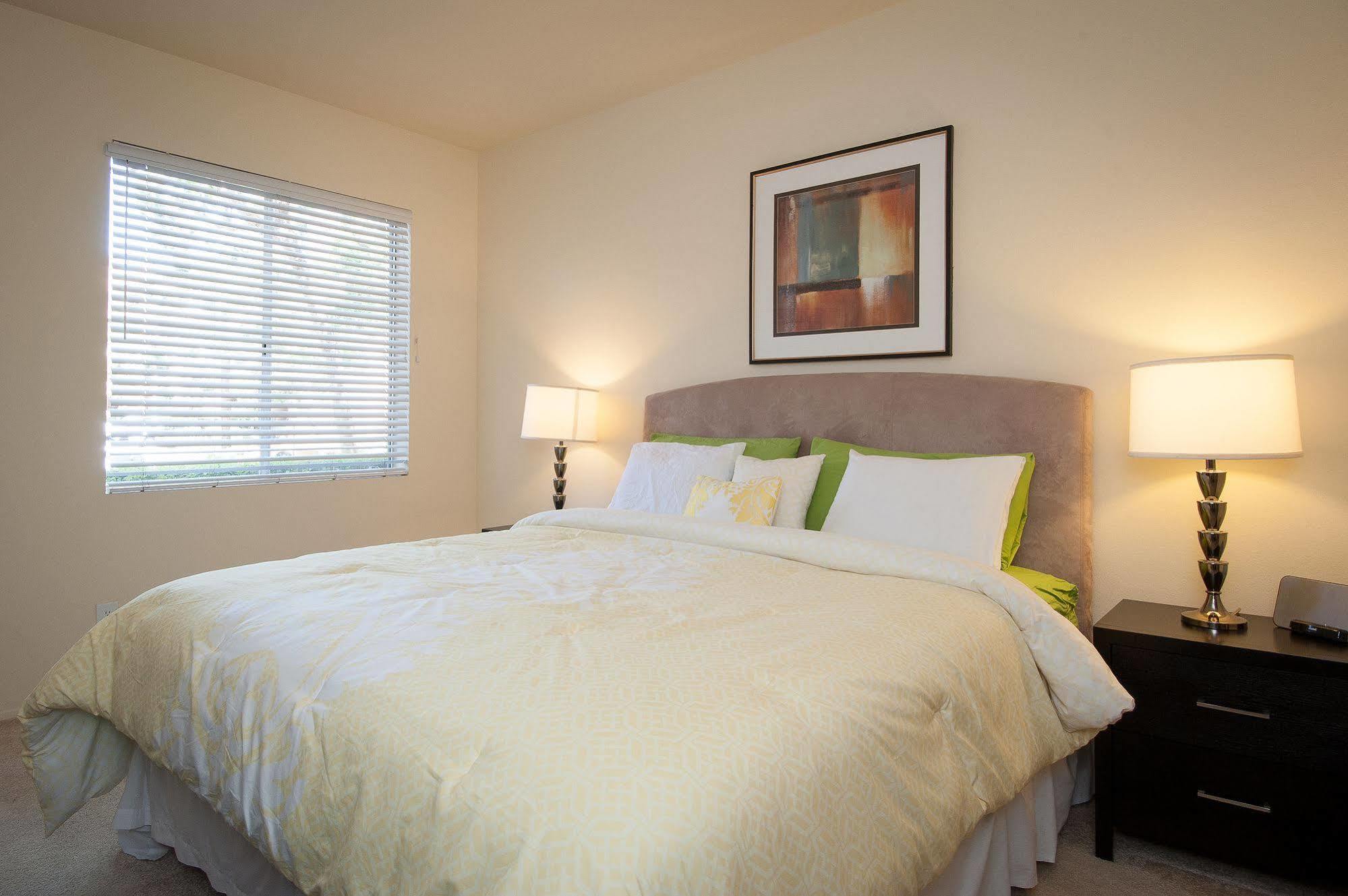 Sunshine At Mid-city Apartment *