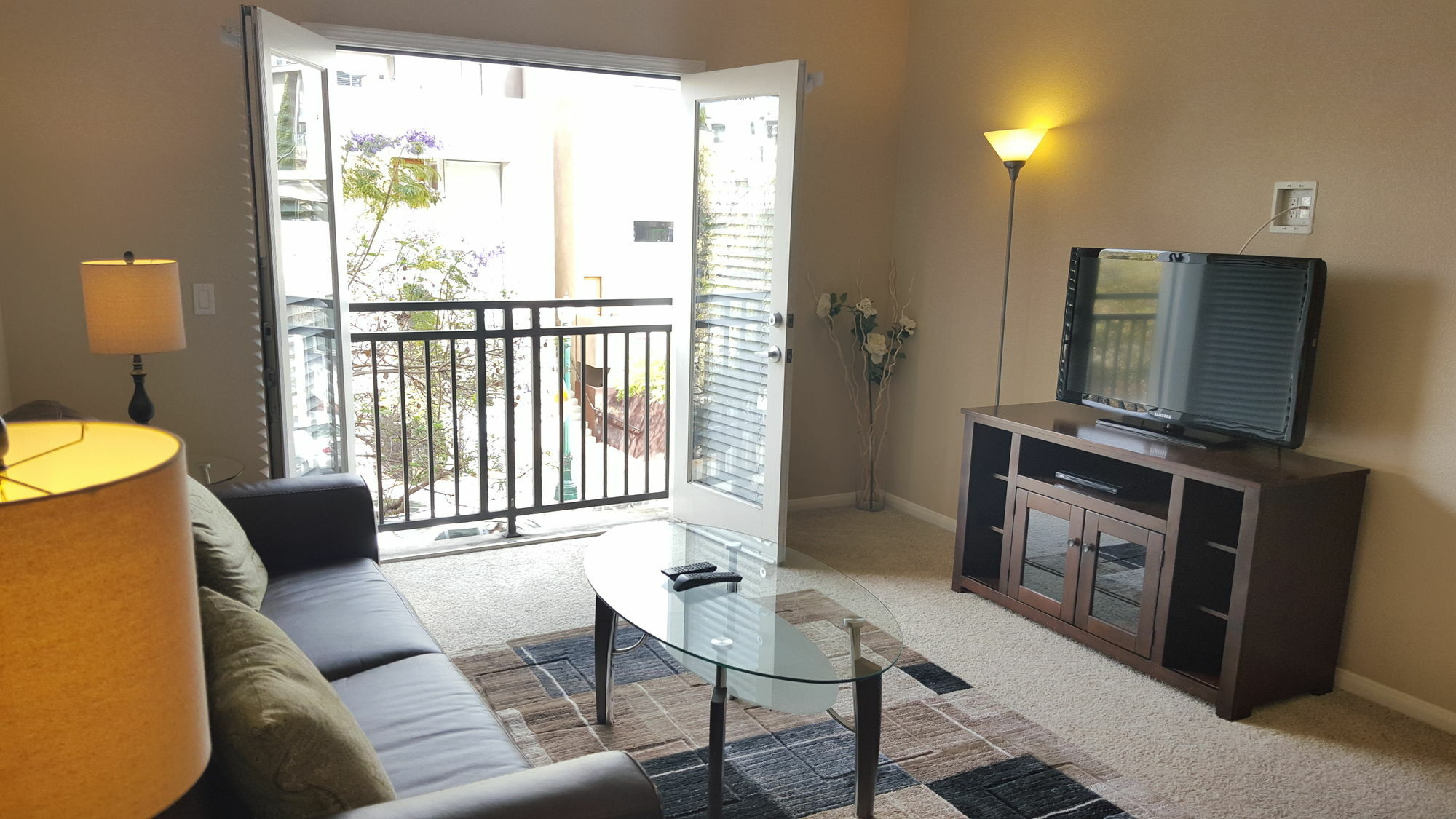 Apartment In Little Italy, Close To Gaslamp & The Convention Center *