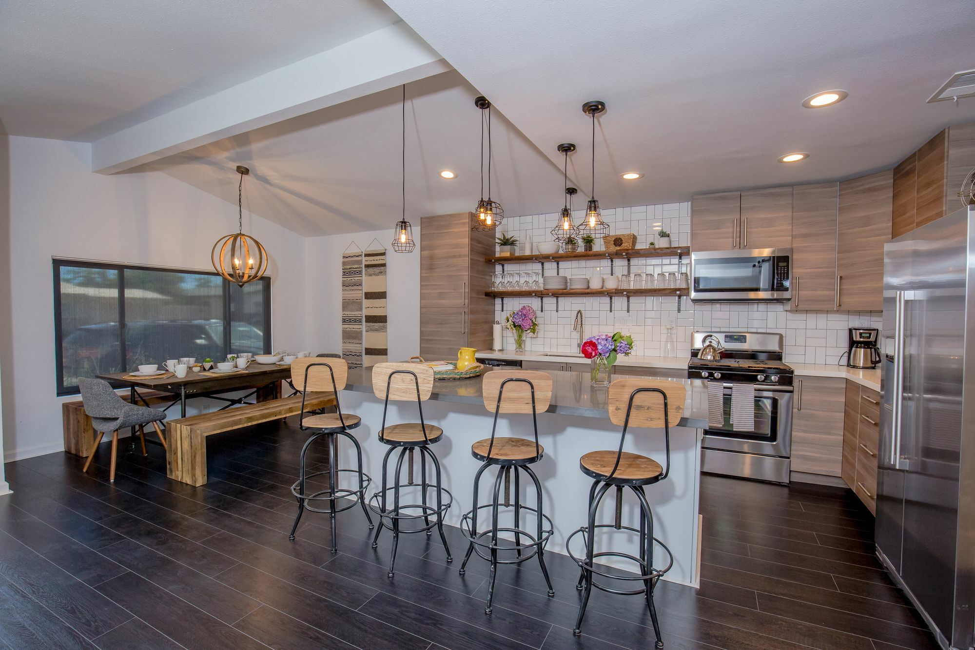 Apartment Modern Poolside San Diego