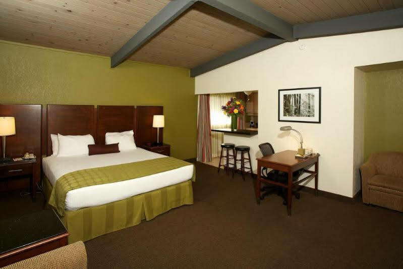 Hotel Ramada By Wyndham North & Conference Center San Diego