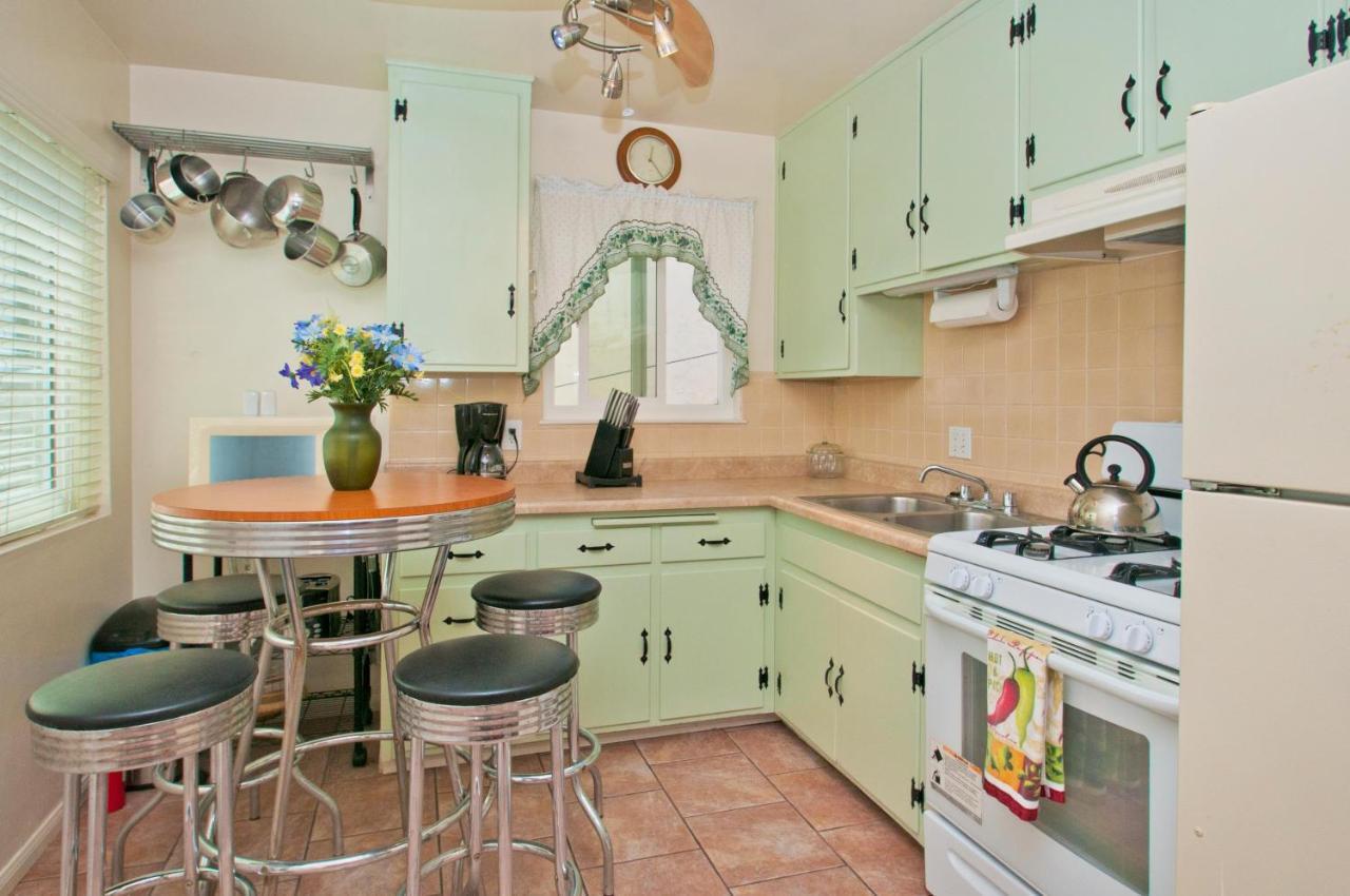 Rosewitha's Beach Hideaway Holiday home *