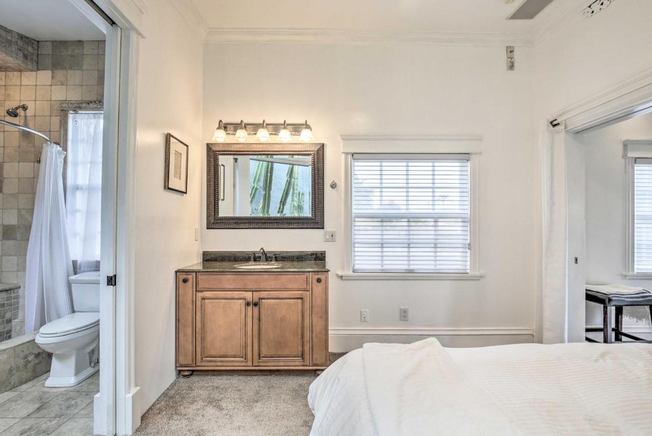 With Deck And Yard - 2 Blocks To Bay! *