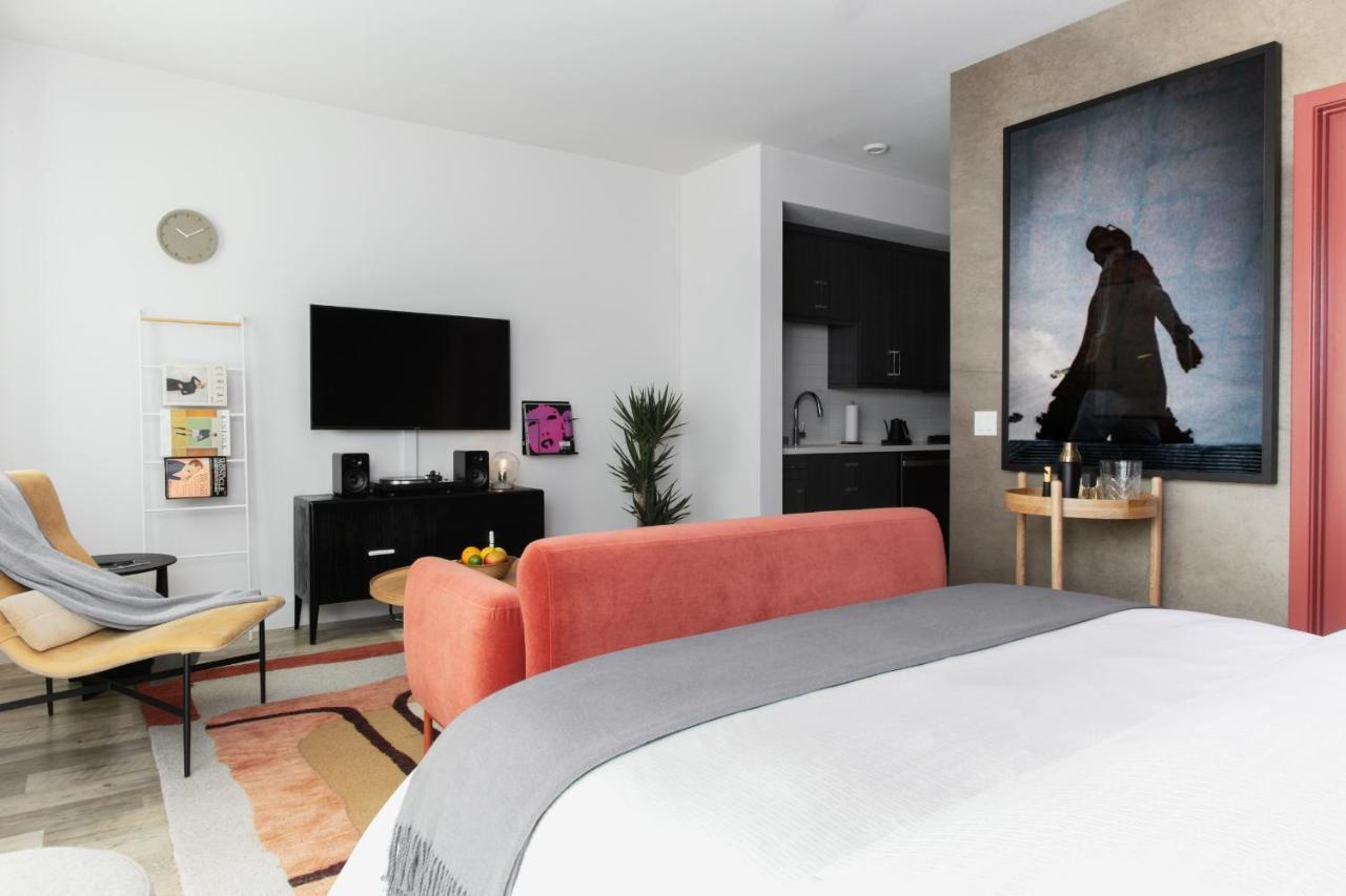 Lyric | Apartment *