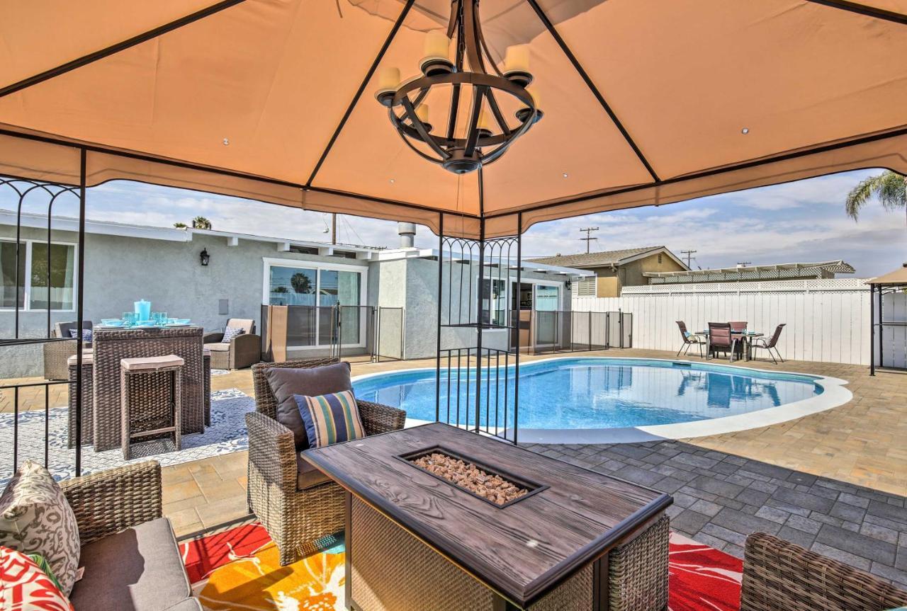 Chic House With Private Pool!